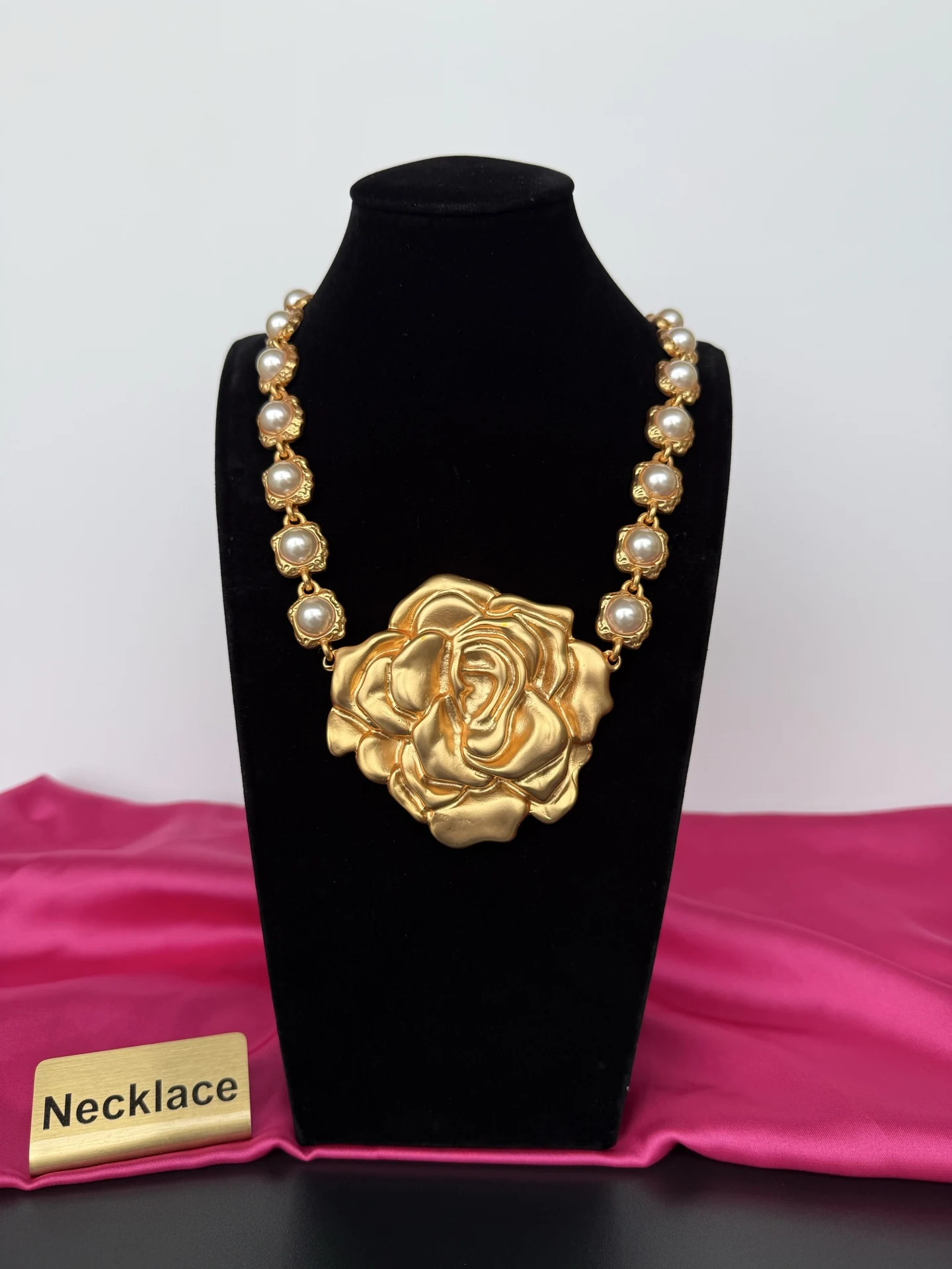 European and American Fashion Trends Versatile Exaggerated Pearl Flower Ear Necklace