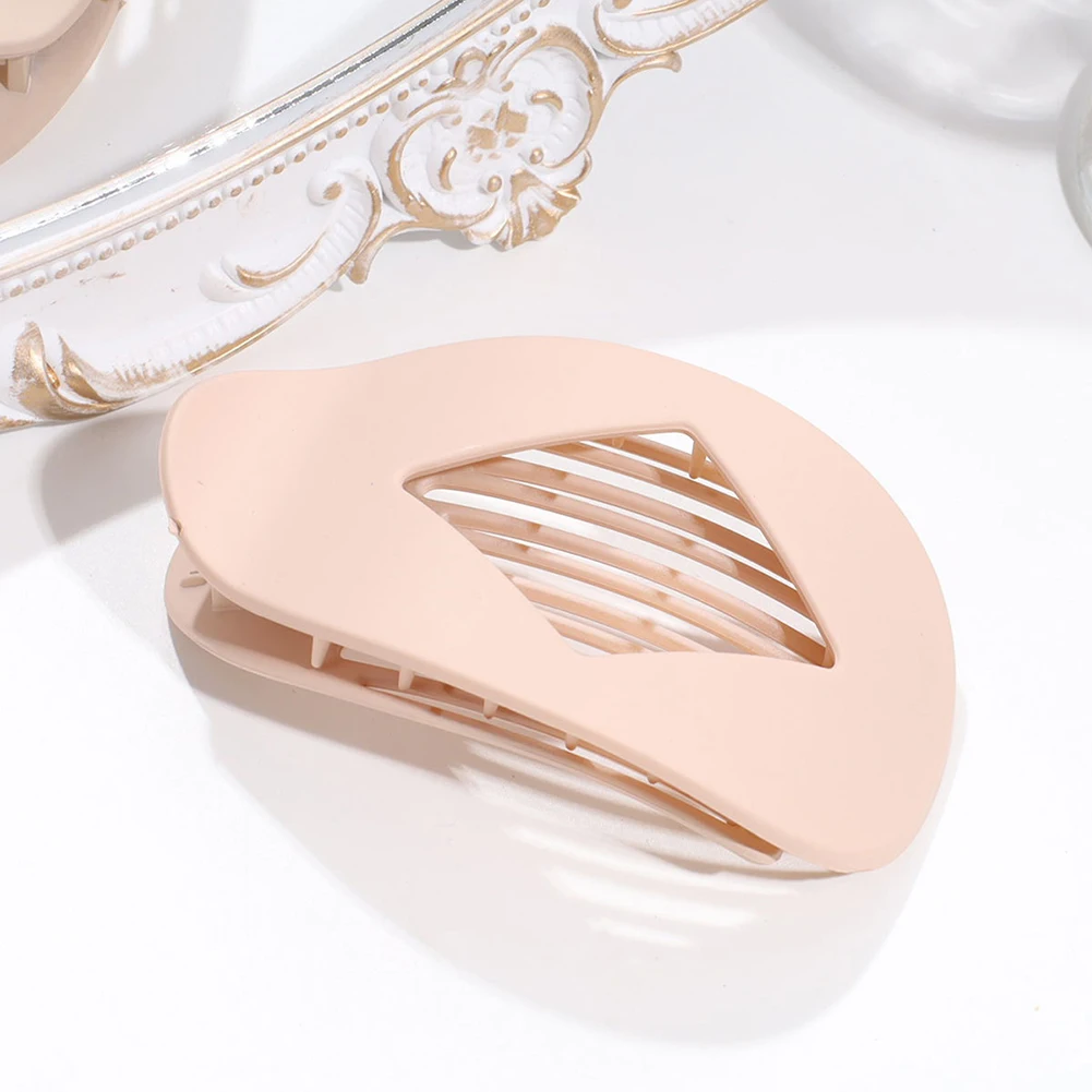 Oval Flat Hair Clips for Women New Fashion Leopard Matte Curved Flat Styling Barrettes Hair Accessories Women Girls Unique Gifts