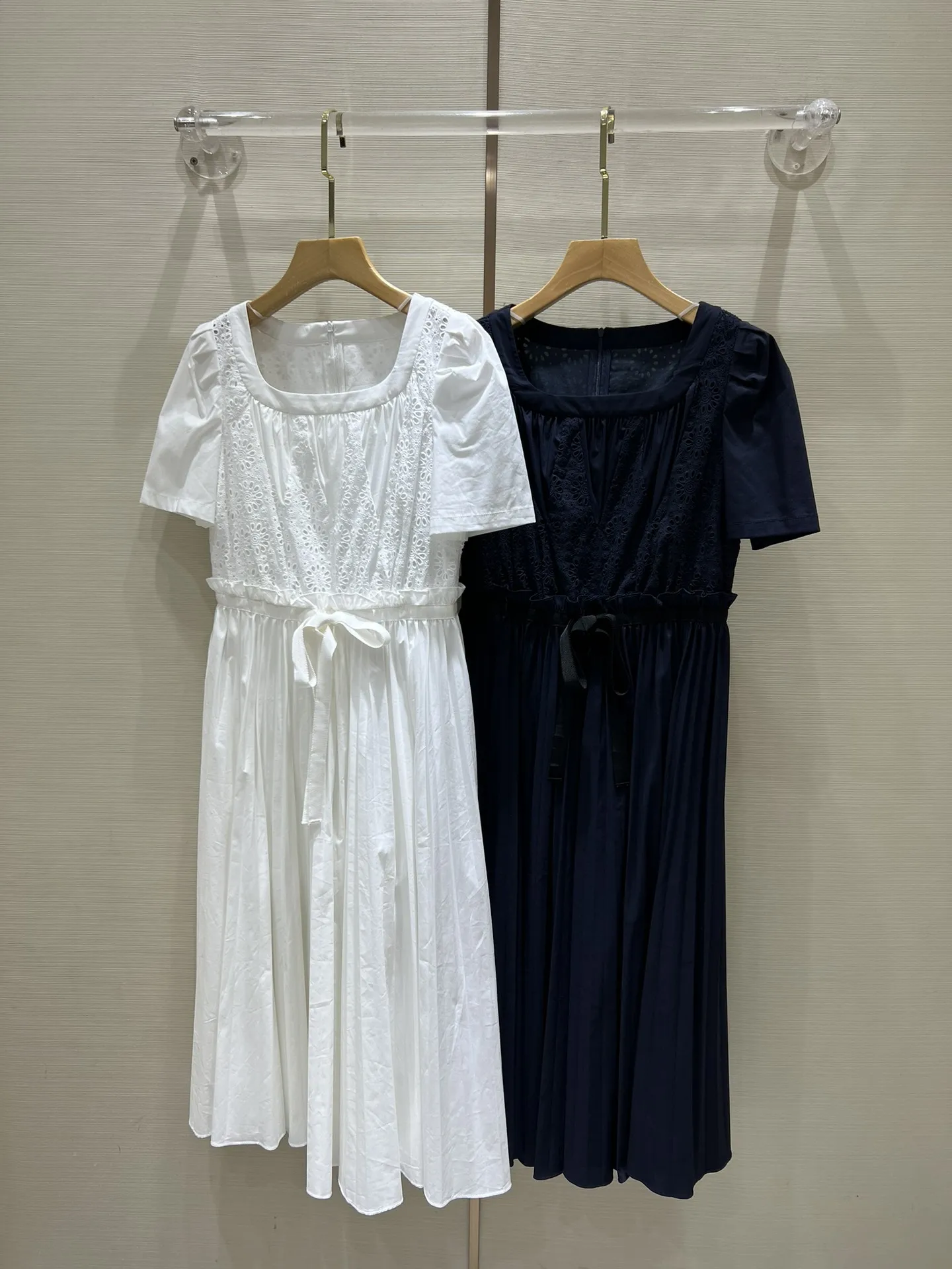 

Summer new cotton heavy industry hollow embroidery splicing design large skirt skirt pleated design dress
