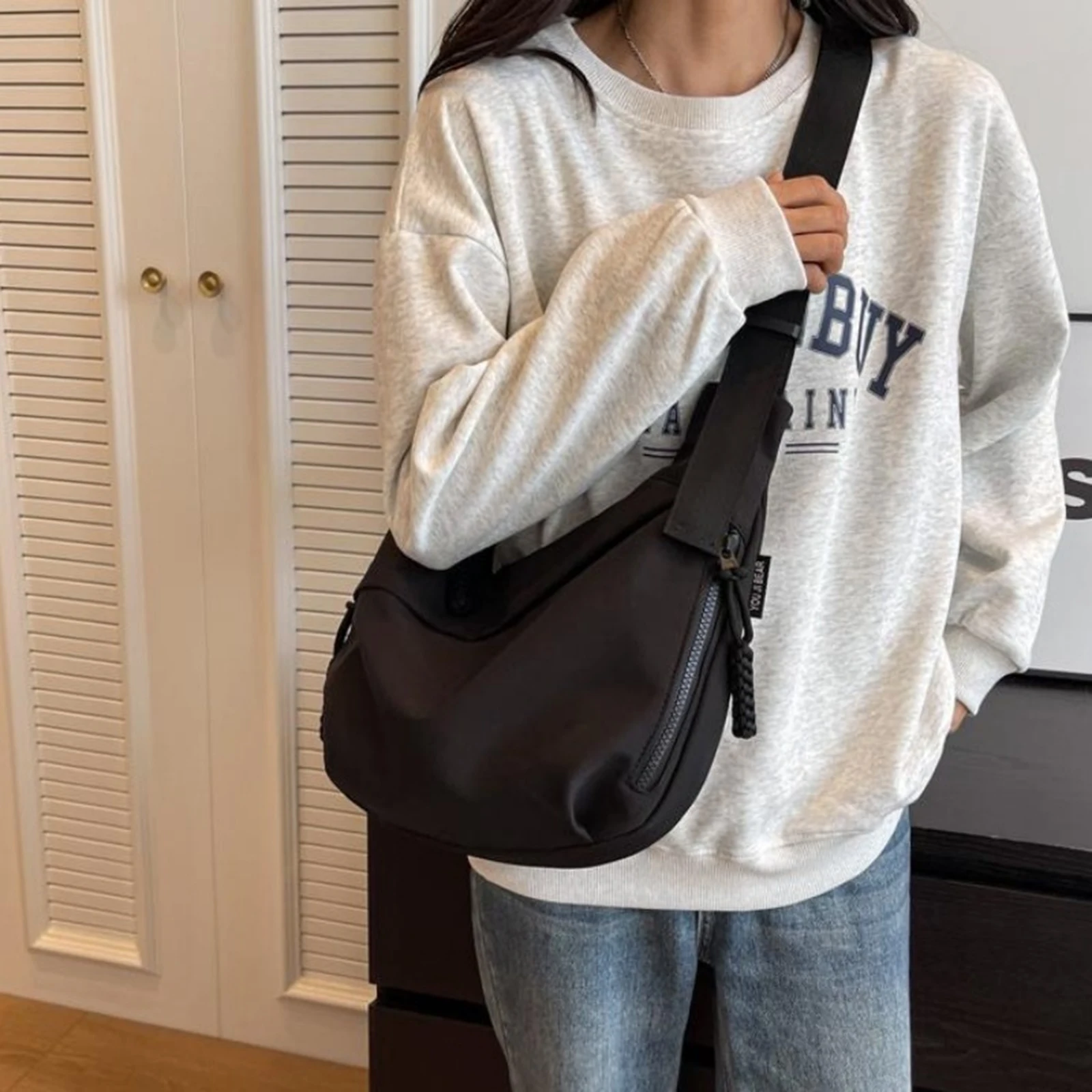 1Pcs/lot New Style Classy Fashion Single Shoulder Bag Large Capacity Commuting Crossbody Bag Thoughtful Gift for Office Workers 2