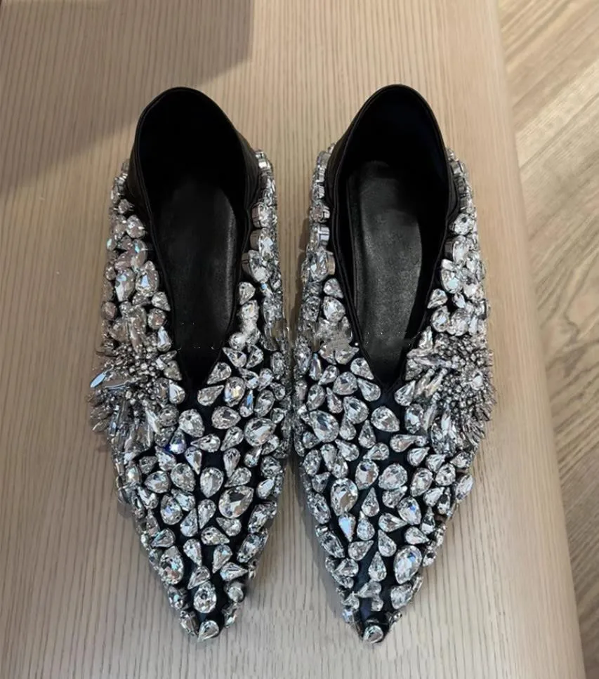 

Роскошные дизайнерские женские лоферы со стразами на плоской подошве из натуральной кожи с острым носком в британском стиле женские туфли со стразами Новинка