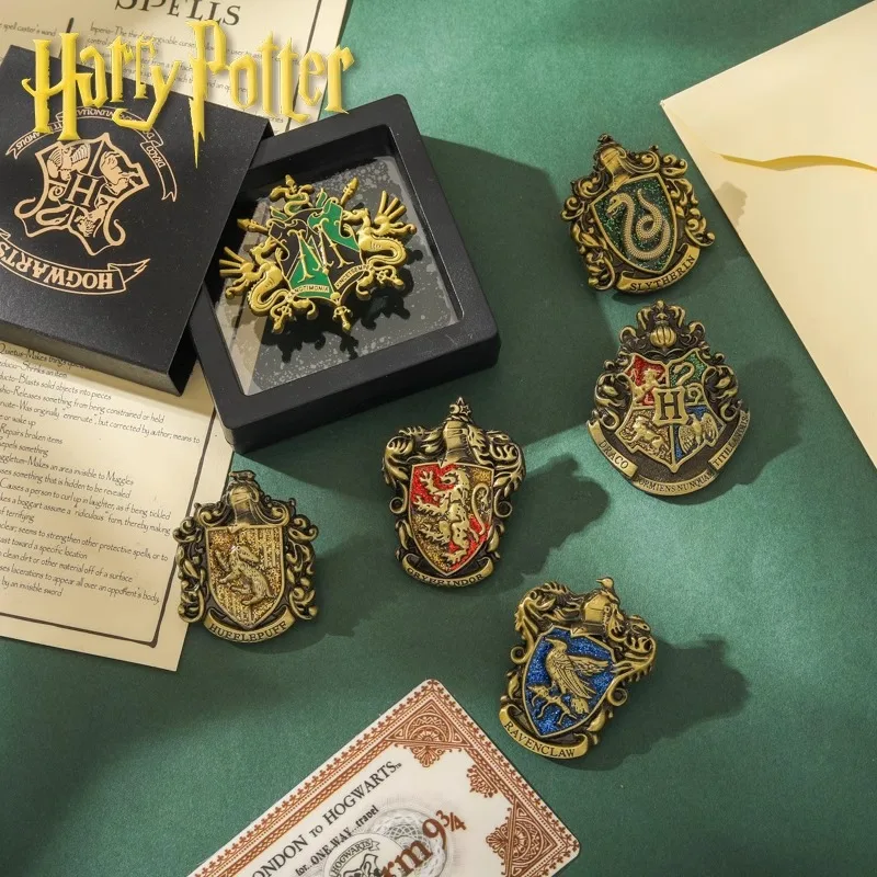 

New Harries Potters Brooch Figure Magic School Metal Badge Souvenir Pins Hogwarts Gryffindor Slytherin Hufflepuff Anime Gift Toy