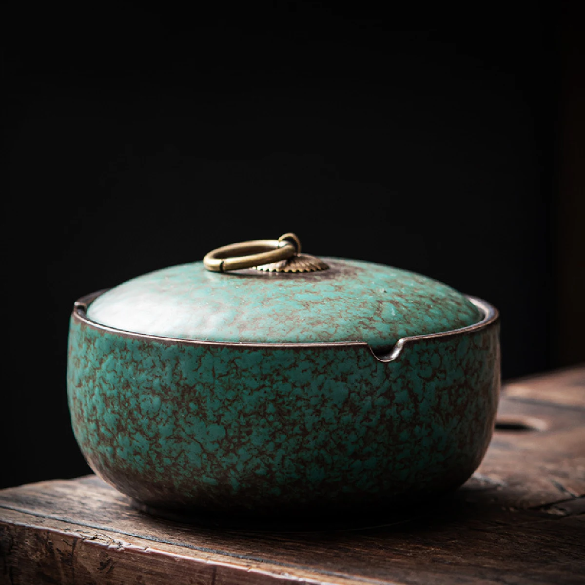 Creative covered ashtray, retro personalized ceramic ashtray, home living room office windproof extinguishing ashtray 2