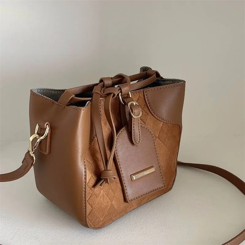 Retro Diamond Lattice Brown Shoulder Bags Women Panel Suede Large Capacity Crossbody Bag Ladies Niche Casual Fashion Bucket Bag