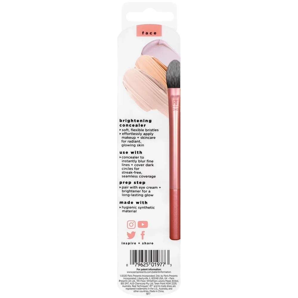 Brightening Concealer Brush - Close Up