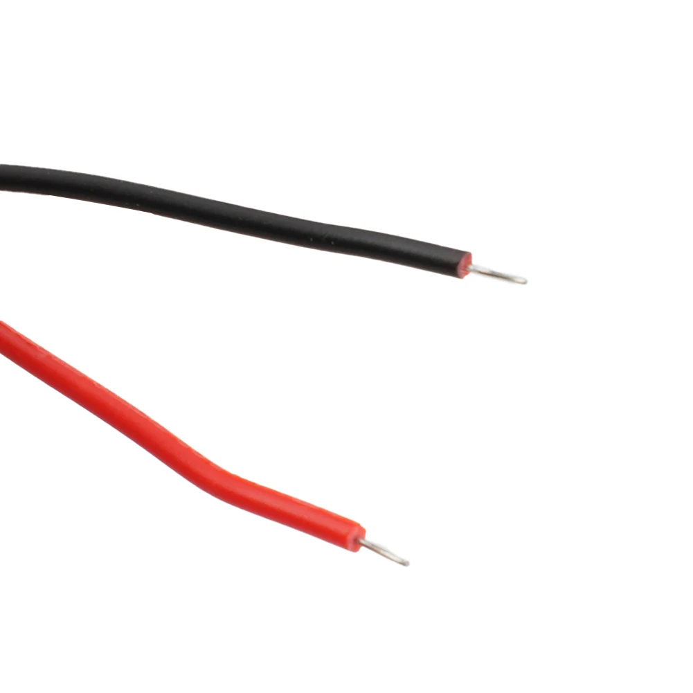 รูปสินค้า ไฟเบรค LED 5 ดวง 12V สำหรับรถยนต์ แสงสว่างคมชัด ปลอดภัยทุกการขับขี่