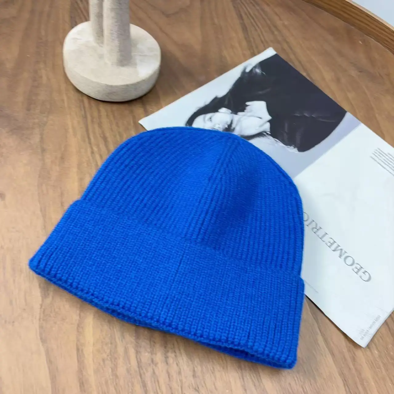 VISROVER 12 Farben Einfarbige Acryl-Mützen Wintermütze für Damen, am besten passende Acryl-Damenmützen für den Herbst, warme Skullies im Großhandel – Detail 6