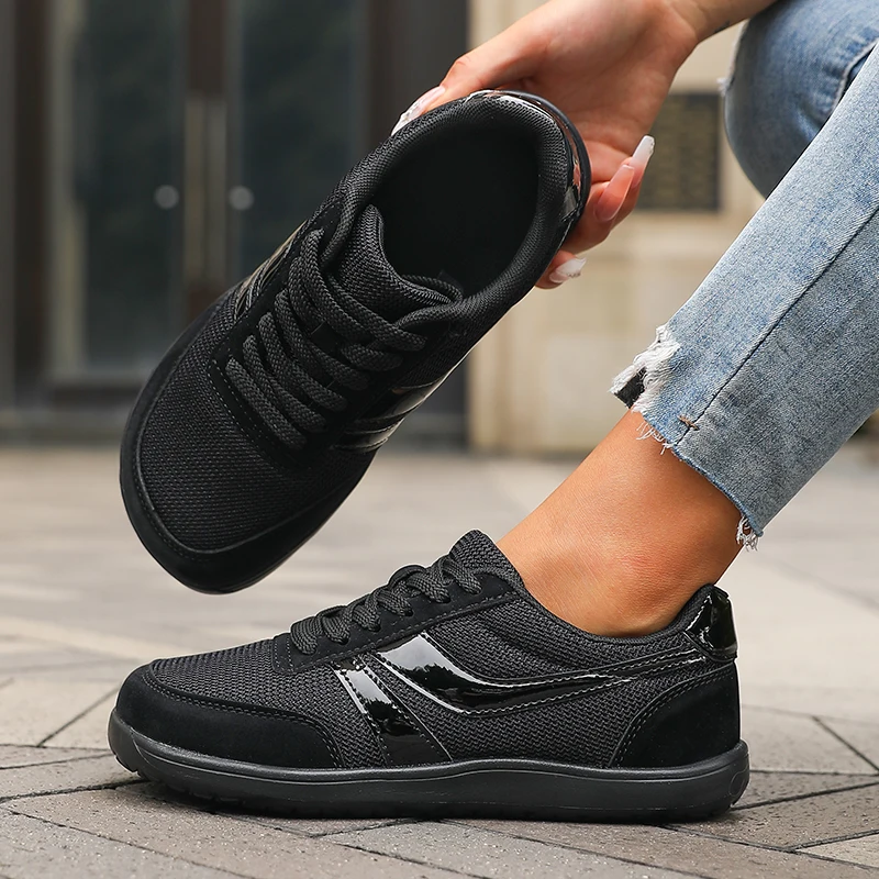 New Wide Toe Women Shoes Casual Soft Sole Wide Last Shoes Walking Sneakers Breathable  Mesh Comfortable Lace Up Barefoot Shoes
