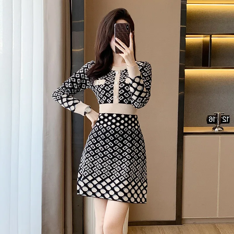 

#0956 Vintage Plaid Knitted Sweater Dress Women Round Neck Buttons Sexy A-line Dress Female Elegant Retro Mini Vestidos Spring