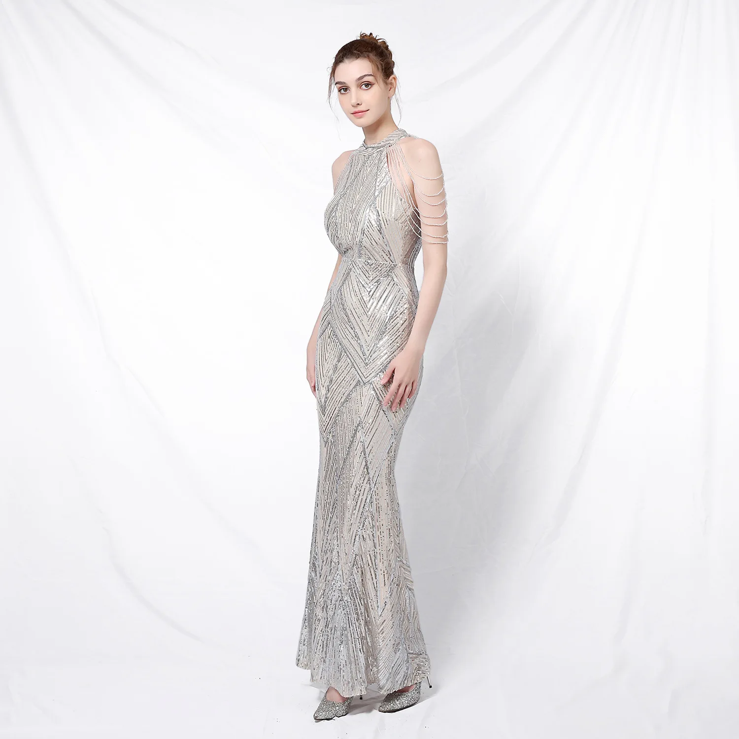 

2023 new party temperament elegant long hanging neck sequins cool glamour queen fishtail evening dress