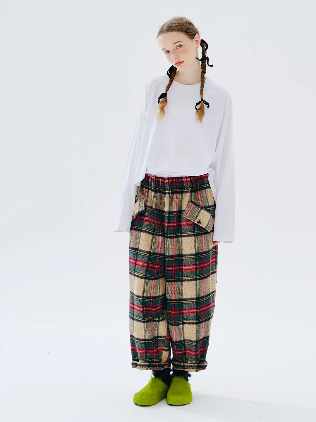 imakokoni 2023 autumn new original design woolen blend plaid thigh trousers for women leg 234306