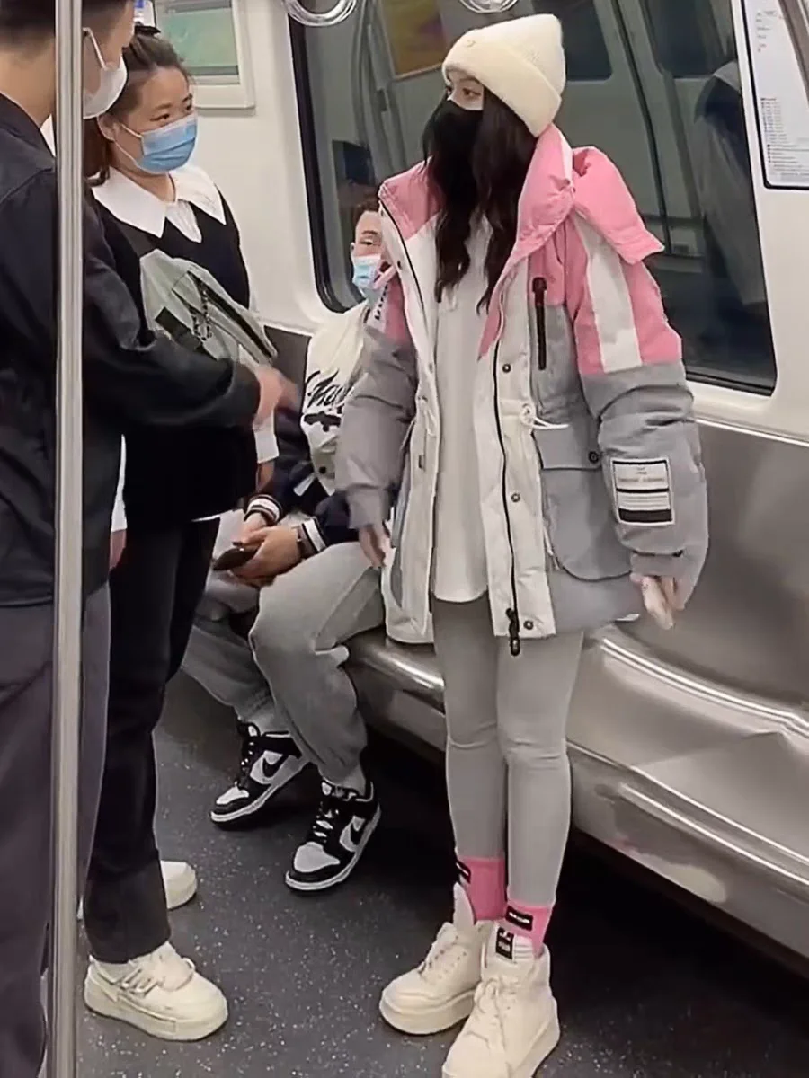 Contrast Colored Hooded Down Jacket for Women's Winter New Mid Length Fashionable Warm Jacket 2023