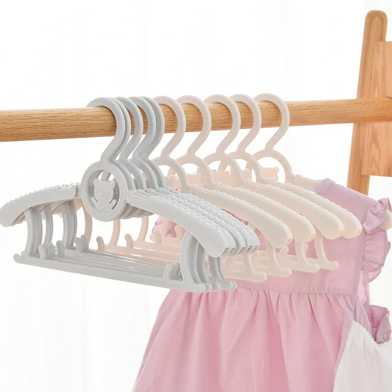 https://ae01.alicdn.com/kf/S7d0ffbd1063647cf86e590b9864a18f7O/Household-Items-Retractable-Clothes-Hanger-for-Children-Plastic-Baby-Clothes-Scalable-Hanger-for-Baby-Clothes-Drying.jpg