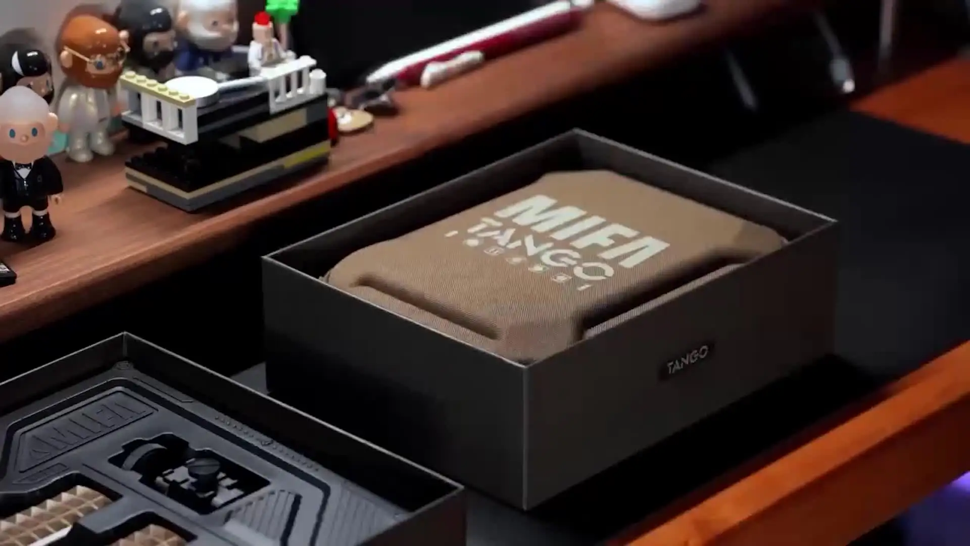 mifa Tango ポータブル Bluetooth スピーカー 懐中電灯付き