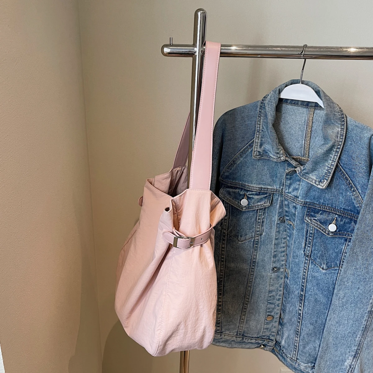 Japanese Style Canvas Tote Bag for Women 2025 New Fashion Shoulder Bag Simple and Versatile for Work and Work Clothing Large Capacity Traveling Shopping Student Class