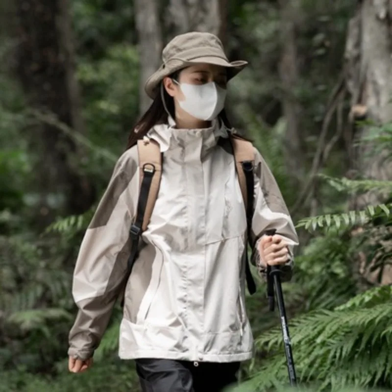 New Outdoor Hiking Jackets Men's and Women's Camping Trendy Couple Jacket Windproof Waterproof Hiking Travel Clothing Outerwear