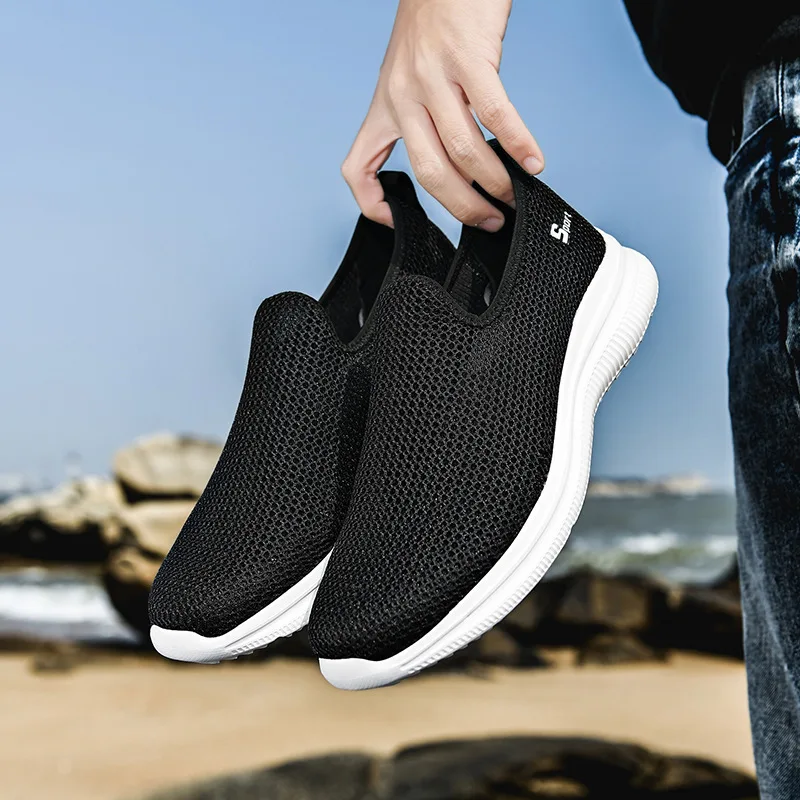

2022 Summer Breathable Man Sneaker Fashionable Running Vulcanize Shoe Mesh Sports Flat Men Loafers Zapatillas Hombre Plus Couple