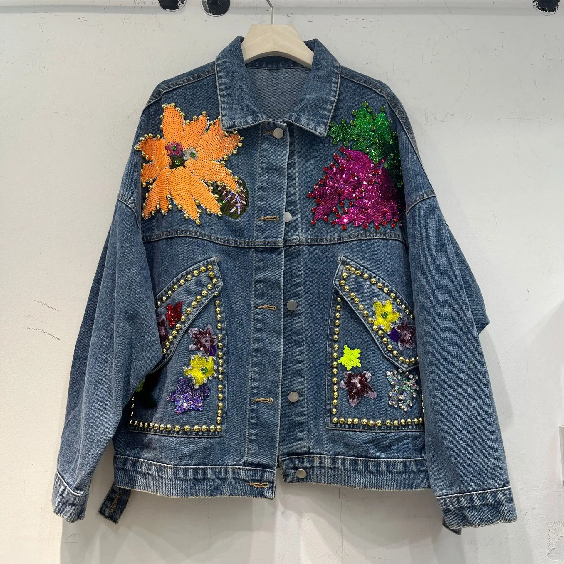 

Women's Denim Jacketwomen's 2023 Autumn/Winter New European And American Street Fashion Flower Embroidery Sequins Heavy Work Riv