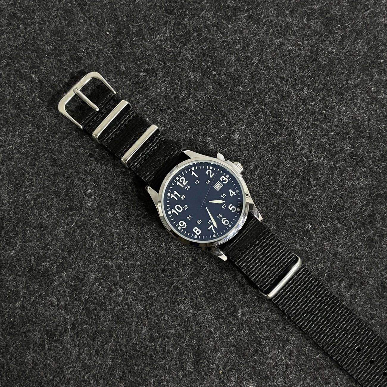 Vintage Style Quartz Watch with Nylon Strap - Waterproof Stainless Steel Wristwatch, Unisex Design