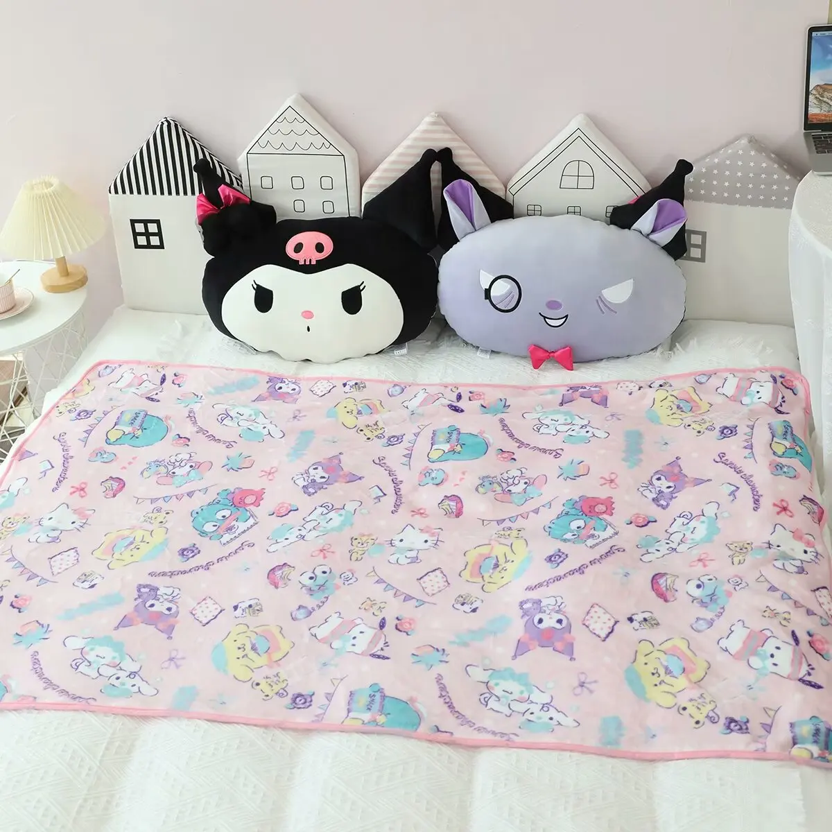 

Sweet Kuromi Anime Kawaii Sanrio Throw Pillow Blanket Cute Figure Cartoon Nap Sofa Blanket Car Cover Lovely Gifts for Kids