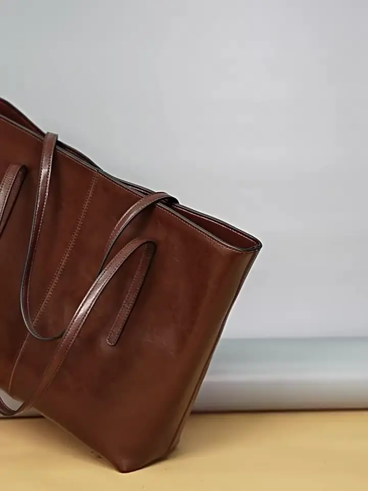 Luxury Cowhide Large Capacity Shoulder Bag