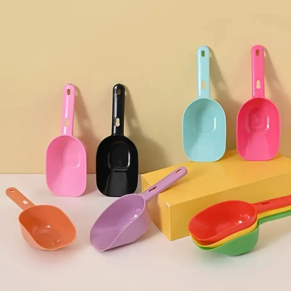 

Large Capacity Plastic Cat Foods Spoon Plastic Random Color Cat Food Scoop with Hang Hole Pet Feeding Shovel Puppy