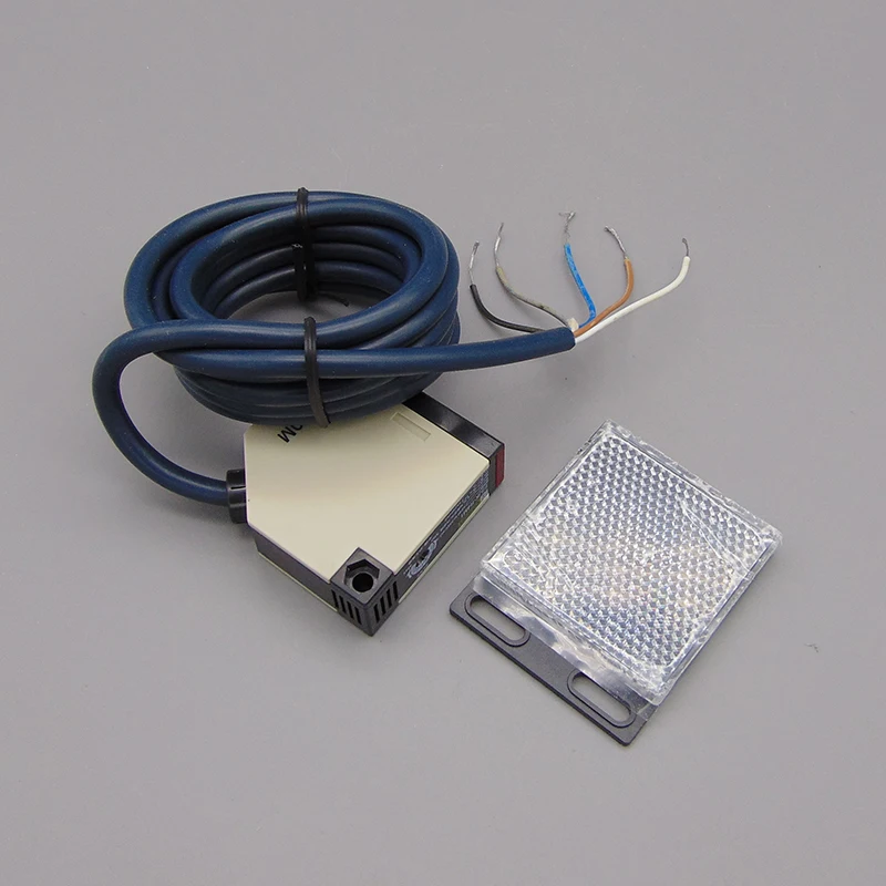 E3JK-R4M1 AC90 to 250V 4 meters with baffle with relay output AC220V