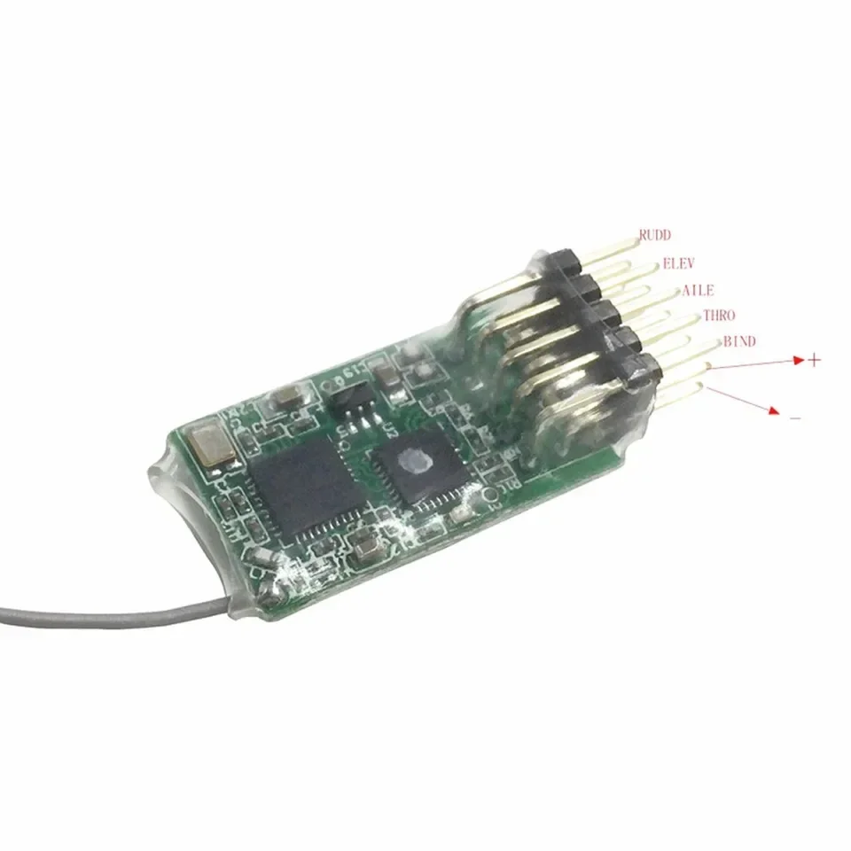Boîtier du récepteur 4100E 2.4GHz 4 canaux DSM2 compatible JR/Spektrum, avec câbles.