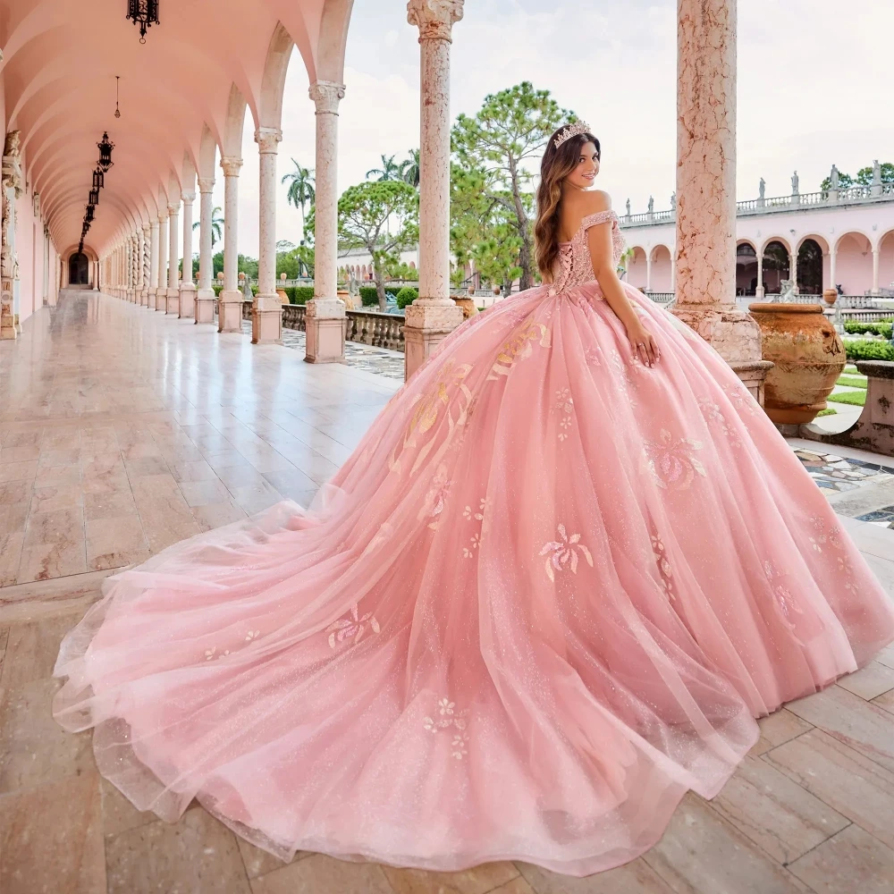 Рисунок 4 - Изысканное розовое платье Quinceanrra
