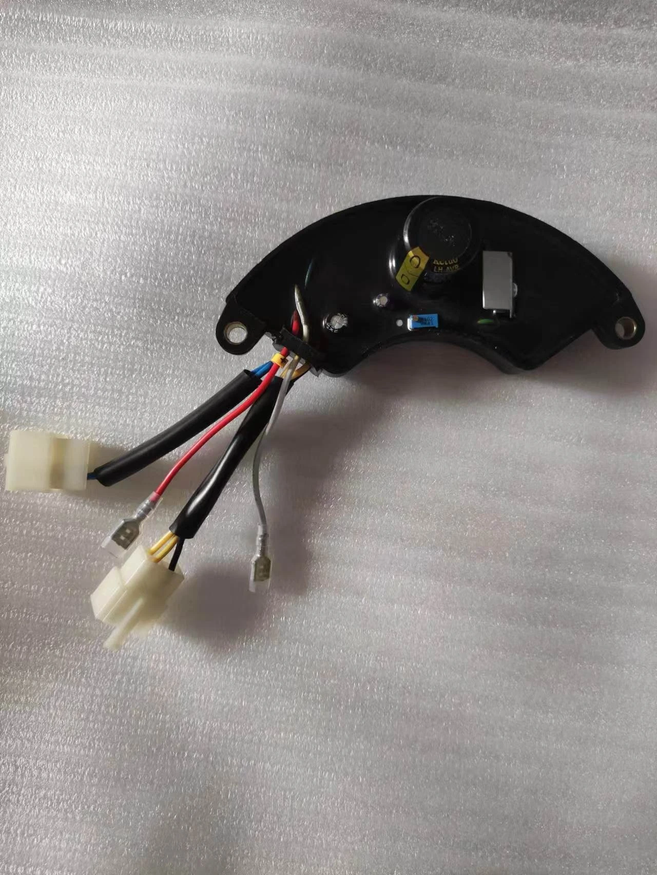 TT825-300 LIHUA AVR ڵ  , 7 ̾, 3   ǰ, 6.5KW, 50HZ