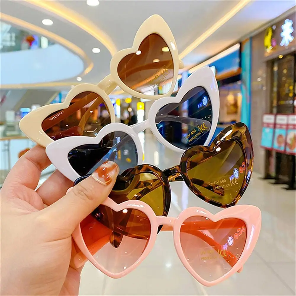 

Lovely Boys Girls Party Favor Kids Sunglasses Street Shooting Sunglasses Heart Shaped Children Sun Glasses
