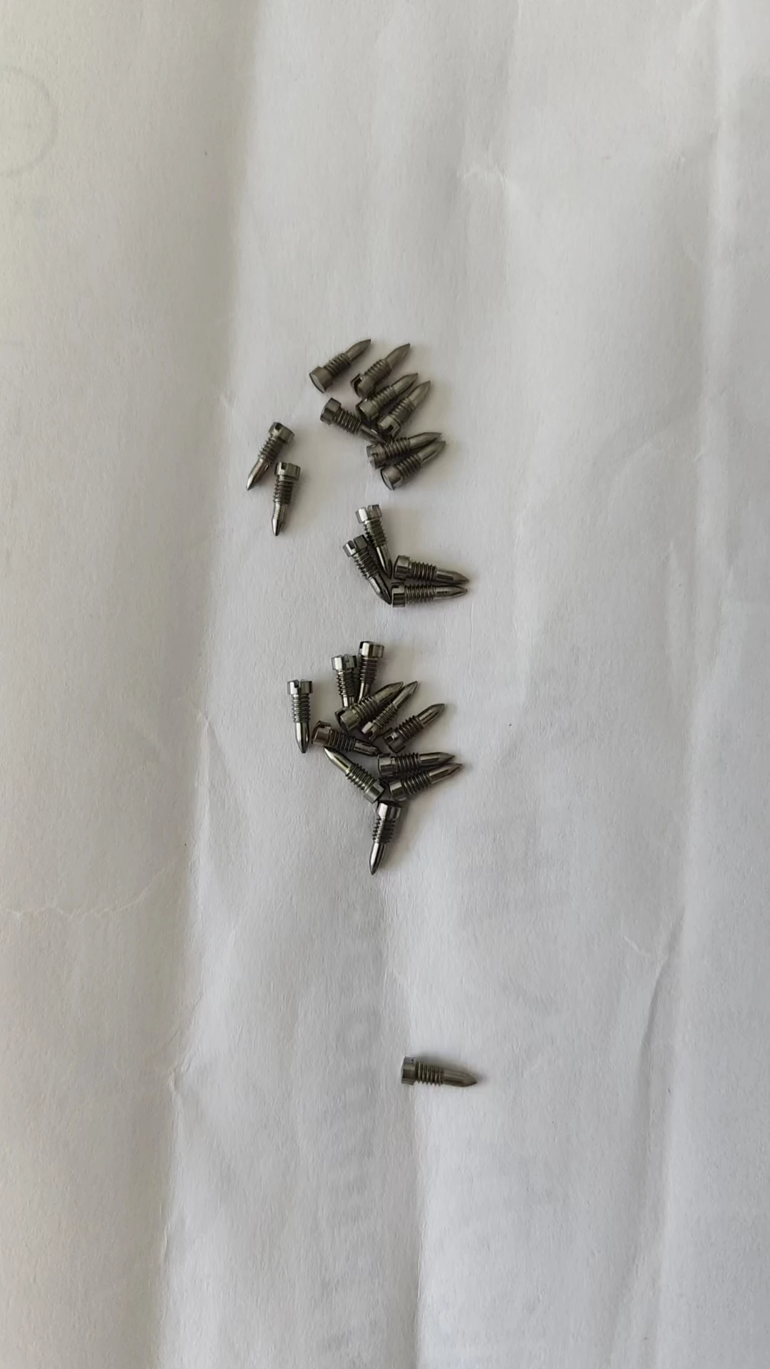 The Length Of The Clarinet Tip Screw, 7.6mm, Thickness Is 2mm