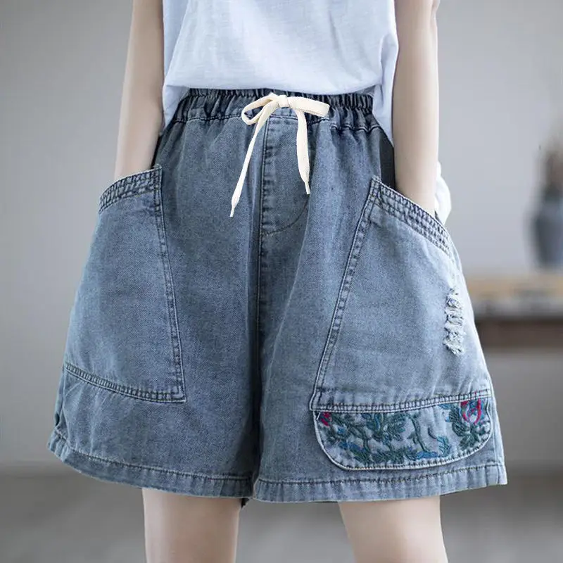 Embroidered Panels Ripped Jeans Women's Shorts Shorty Sexy Woman Clothes Hot Pants Female Clothing Mini Short Jean Korean Style