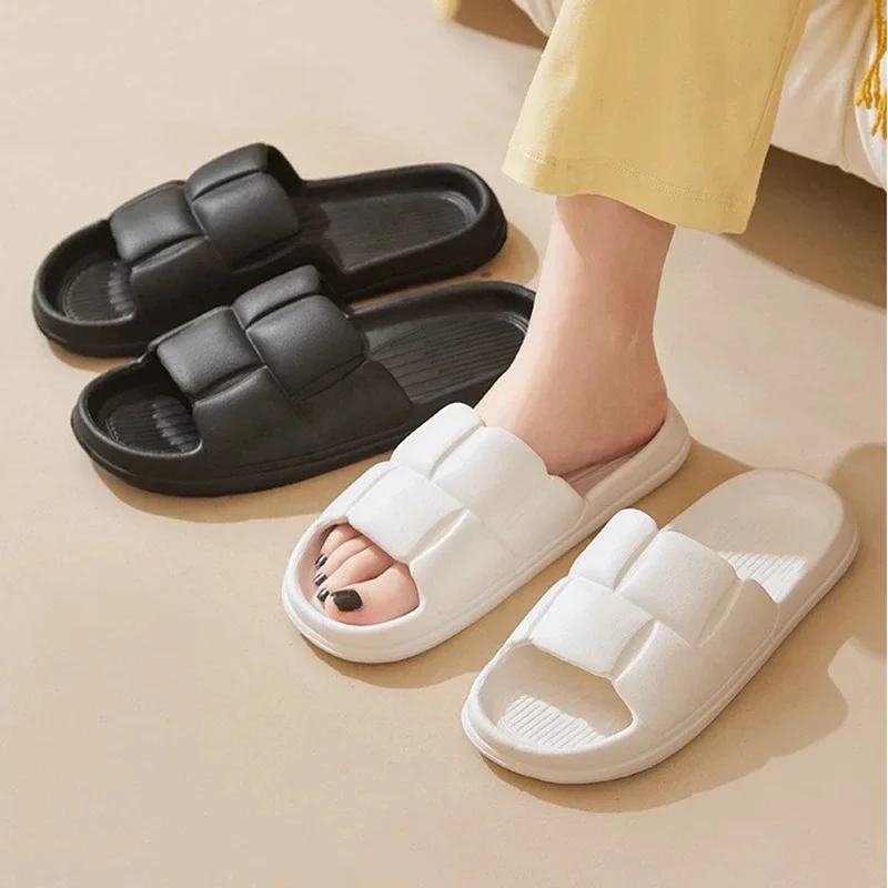 

QQ30 Home Women Men Slippers Non-Slip Soft Sole EVA Indoor Lady Sandals Bedroom Couples Women Floor Non Slip Flip Flops