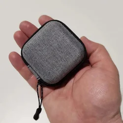 Custodia per cuffie e accessori resistente agli urti