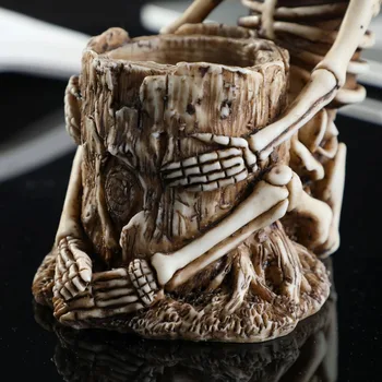 New Creative Skull Multifunctional Storage Rack Desk Storage Pen Holder Resin Cosmetics Storage Halloween Gift