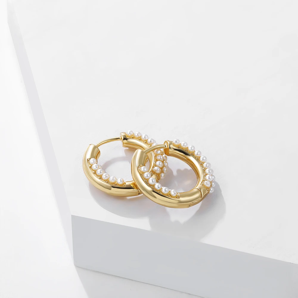 2025 New Trendy Gold Color Copper Round Circle Hoop Earrings for Women Small Simulated Pearls Huggie Hoops Korean Jewelry