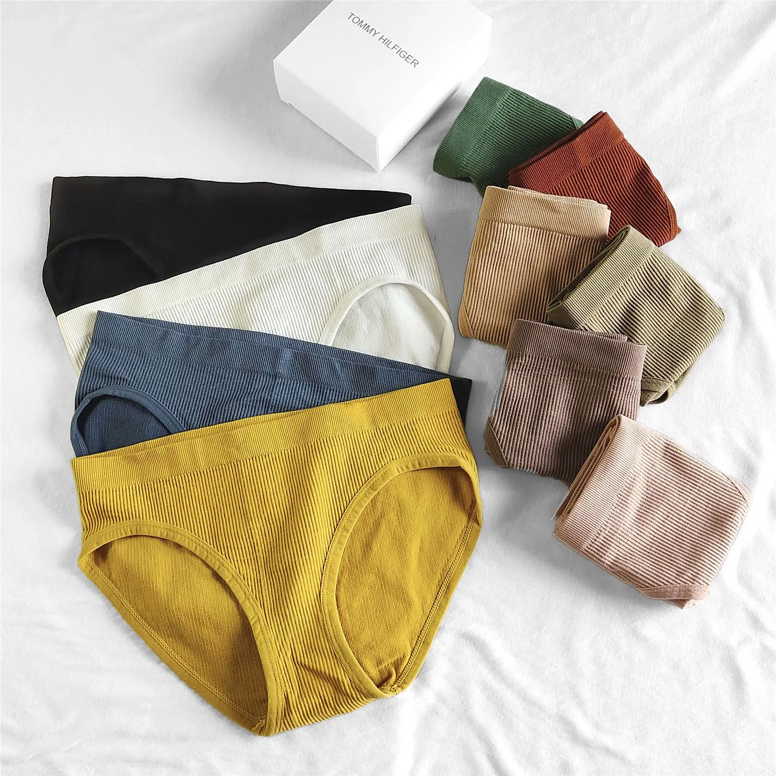 

Explosions Thread Cotton Less Ladies Panties Sexy Big Breathable Solid Color Mid-Waist Seamless Briefs Independent