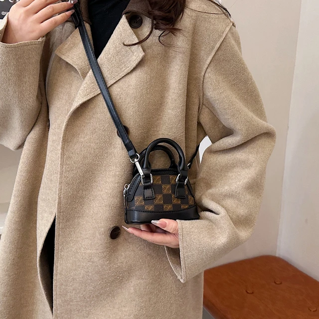 세련되고 실용적인 숄더백: 고급스러운 품질과 합리적인 가격의 완벽한 조화