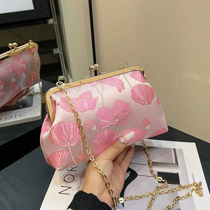 thumbnail image 1 of Nuevo bolso de mujer con cadena y clip, estilo étnico, bolso de hombro con flores, bolso de noche de moda, bolso cruzado, 1 of 5