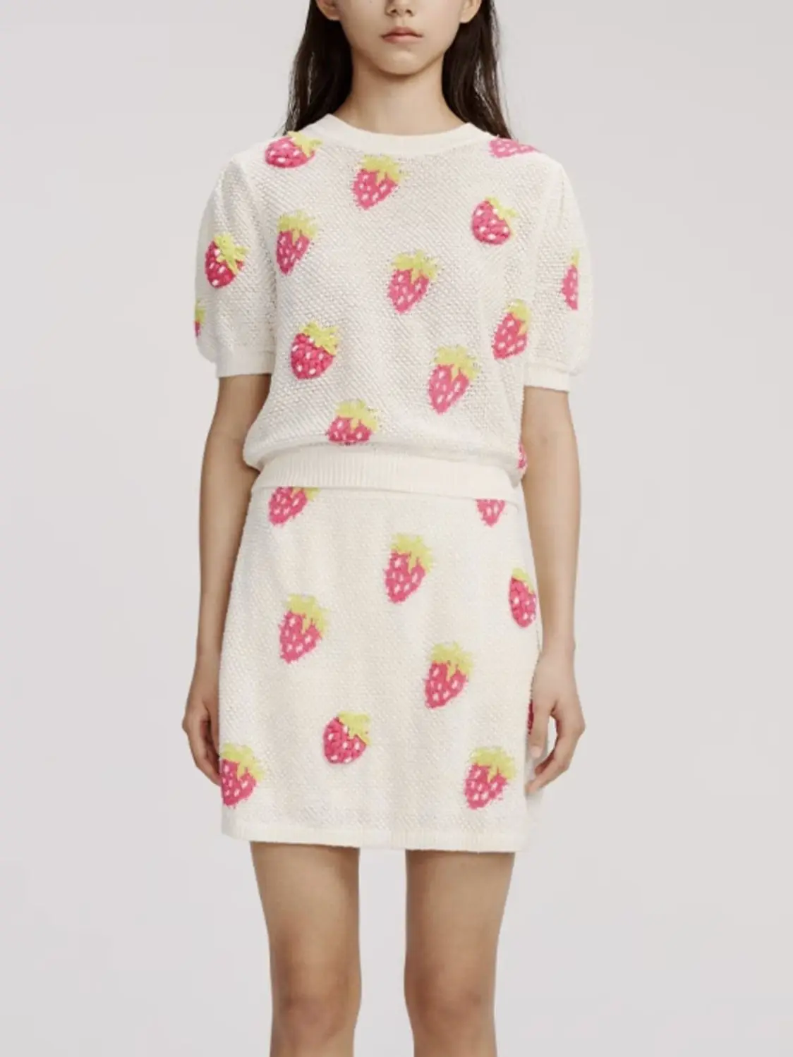 

Strawberry 3D Embroidery Women's Knitted Sweater 2023 Summer New Short-Sleeved Knitwear Tops