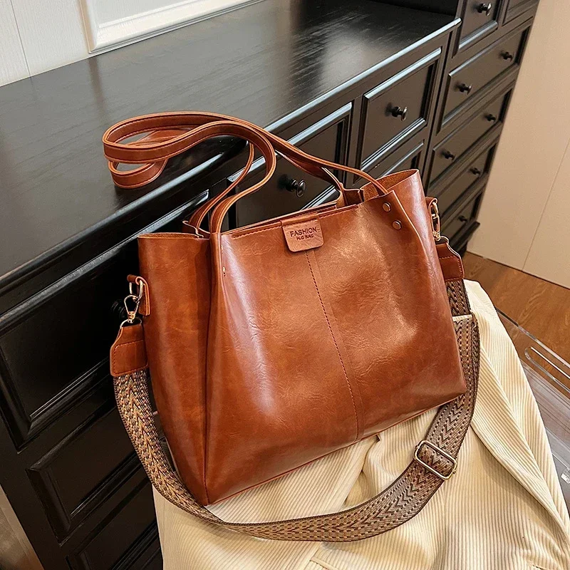 

Free Shipping New Casual Style Women's Bag Fashion Versatile Shoulder Bag Large Capacity High Quality Lightweight Crossbody Bag