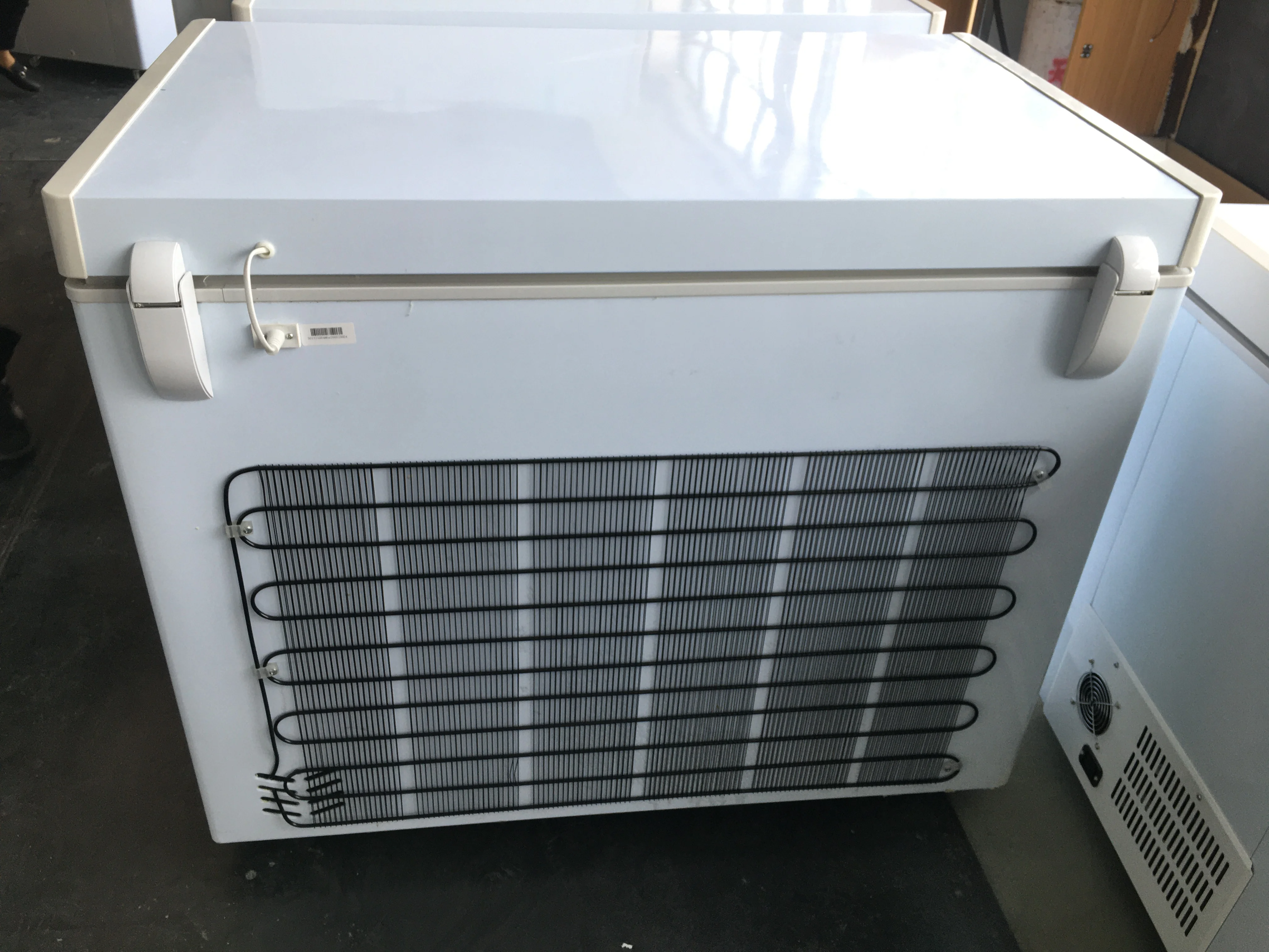 R134a 110L Single Door Solar Chest Deep Freezer with Solar Panel Power System 12v Freezer Refrigerator