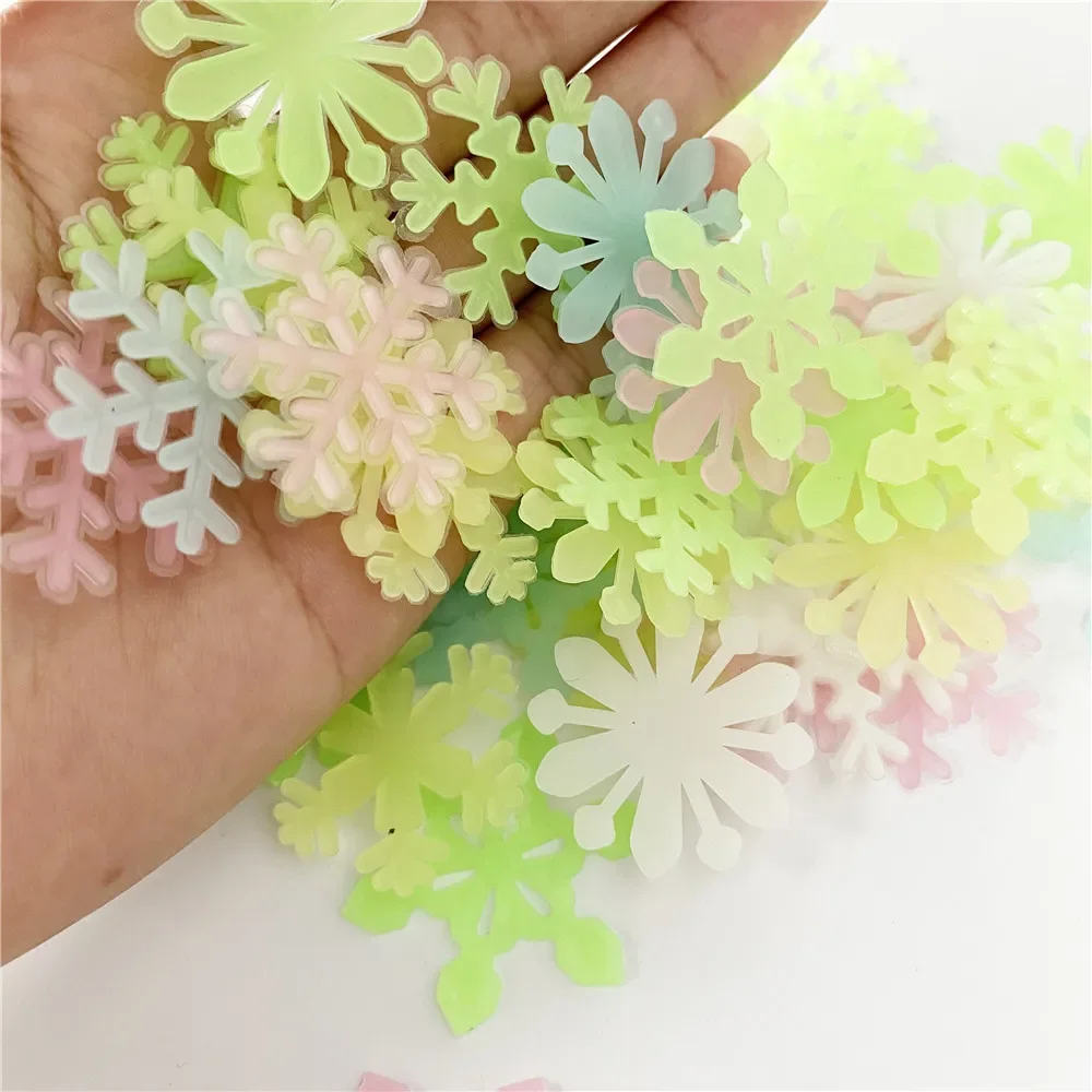 

50PCS/Set Colorful Luminous Snowflake Wall Stickers Glow In The Dark Decal for Kids Baby Rooms Bedroom Home Decoration