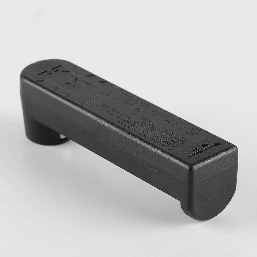 Yonii C1 charger for 18350 18650 26650 21700 0.8A charging current micro USB port battery charger