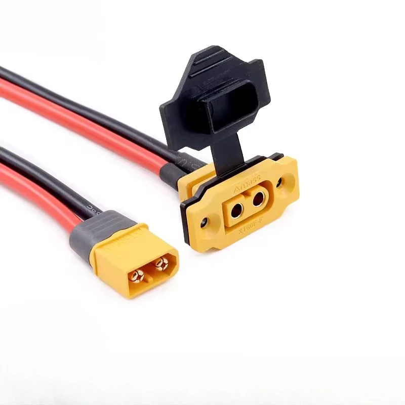 Lot de quatre connecteurs XT60E-F et XT60H-M pour batteries RC, vue d'ensemble.