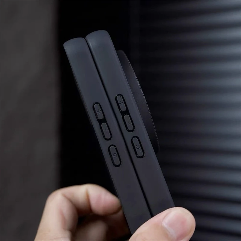 Magnetic Acrylic Matte Transparent Shockproof Bumper Case with MagSafe Compatibility