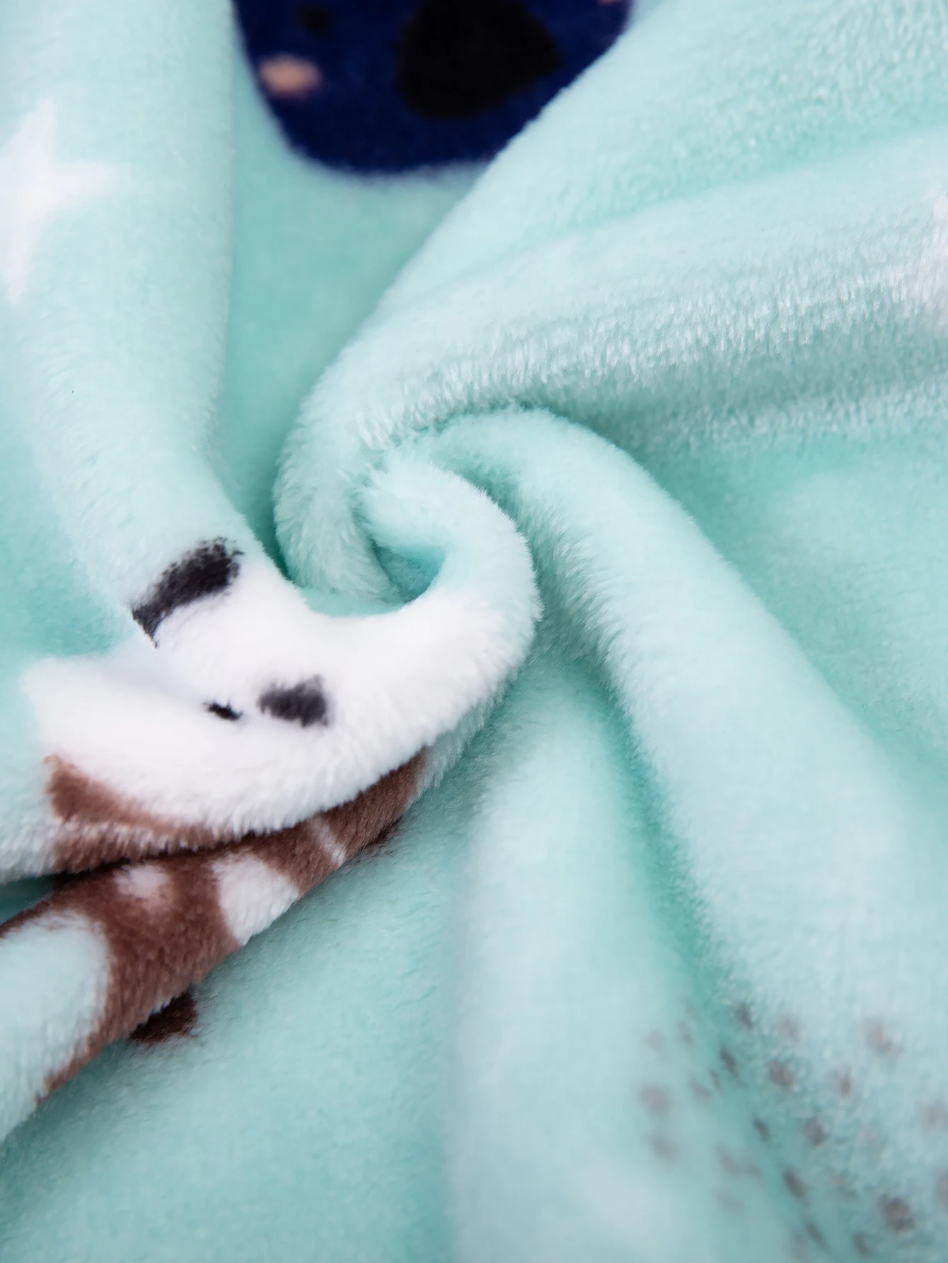 Winter Children's, Boys' and Girls' Bathrobes with Cute Printed Pattern Pajamas, Warm and Comfortable Flannel Bathrobes