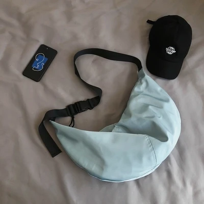 Men's and women's shoulder bag leisure student bag high quality Oxford women's crossbody bag waterproof outdoor fitness bag sky blue