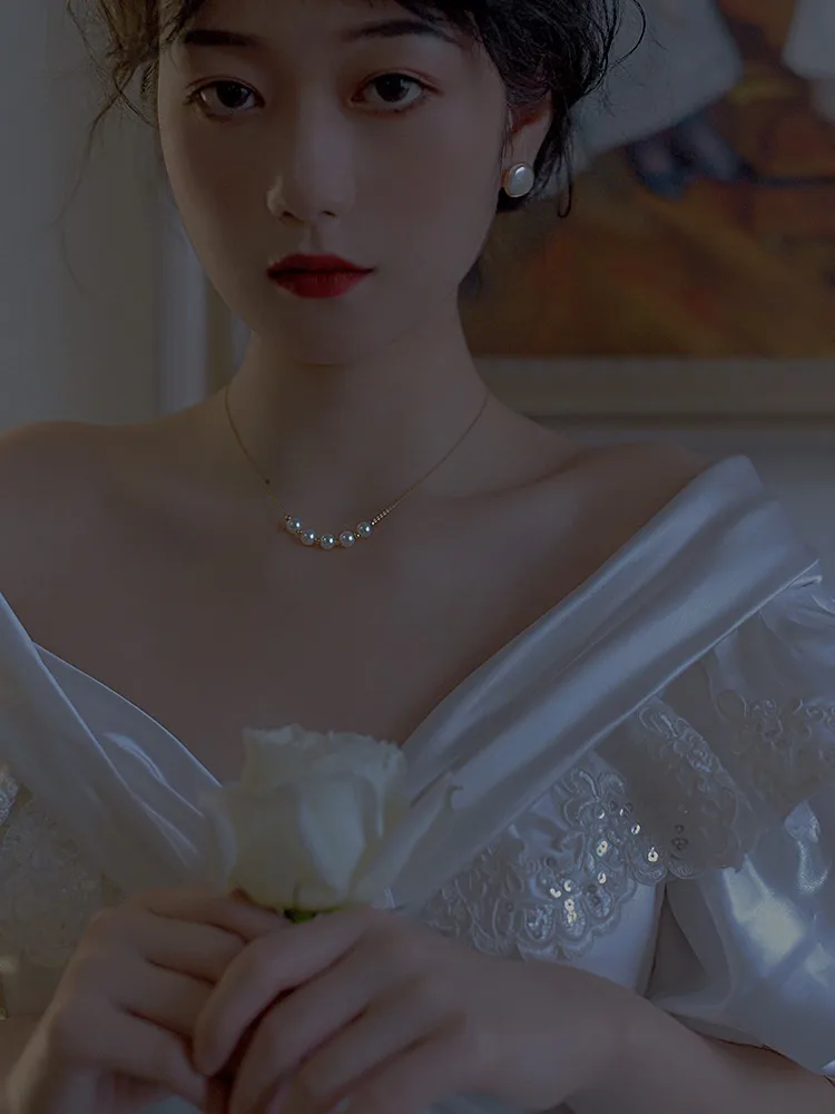 Light luxury silver gild natural near-round freshwater pearl necklace for women, pendant